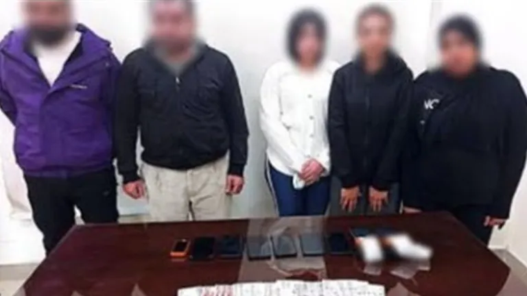 ضبط متهم و3 سيدات بتهمة ممارسة أعمال منافية للآداب داخل نادٍ صحي غير مرخص بالجيزة