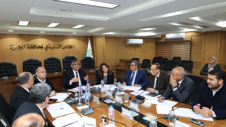 تحركات موسعة داخل ديوان المحافظة .. وملف حساس على الطاولة