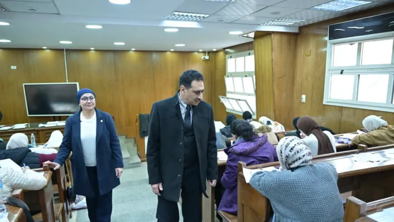 جولات مفاجئة داخل كليات جامعة القاهرة .. ماذا رصدت القيادات الجامعية؟