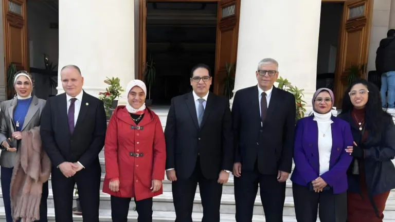 الطالب أولًا .. مركز للدعم النفسي والإرشاد الأكاديمي في جامعة القاهرة الأهلية