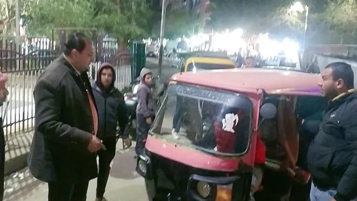 ليلًا .. حملة حاسمة بجنوب الجيزة تُسفر عن مصادرة 10 توكتوك وإزالة الإشغالات بالمنيب