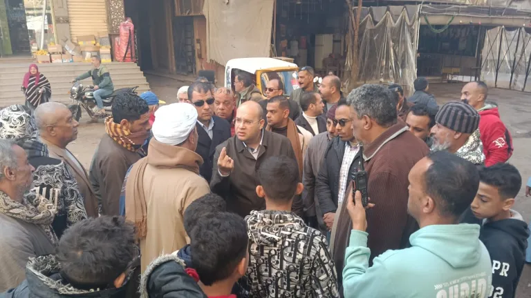 نائب المحافظ في جولة غير تقليدية: من مزلقان لعبة إلى مجمع المدارس .. إلى أين تتجه جهود تطوير بشتيل؟
