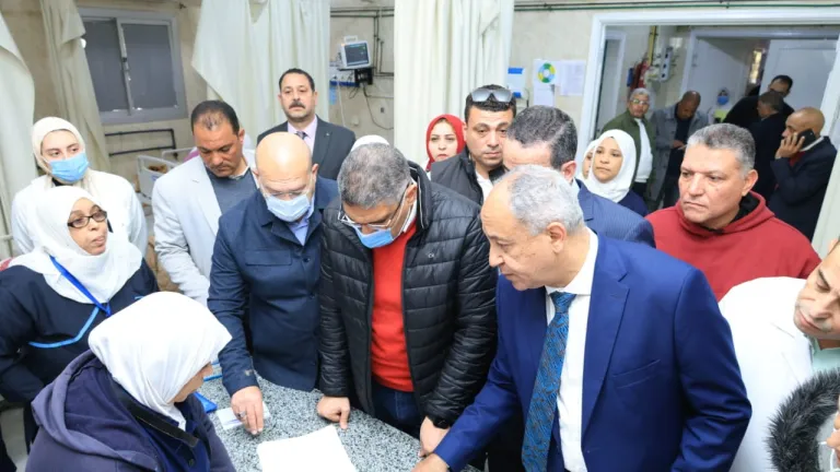 حدث فى مستشفى الحوامدية: دموع أم تهز قلب المحافظ … واستجابة فورية تنقذ طفلها