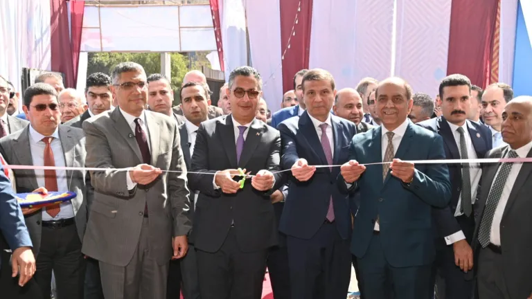 وزيرا التموين والزراعة ومحافظ الجيزة يطلقون 25 معرضًا رمضانيًا عبر الفيديو كونفرنس