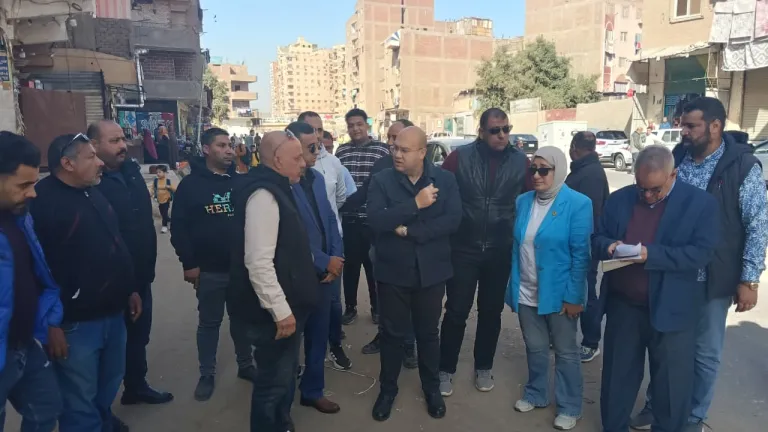 الشهابي يلتقي المواطنين على الأرض لحل شكاواهم بمشروع الرصف الجديد