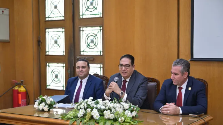 جامعة القاهرة تطلق أكبر برنامج لتأهيل القيادات الإدارية .. واستثمار غير مسبوق في الكوادر البشرية