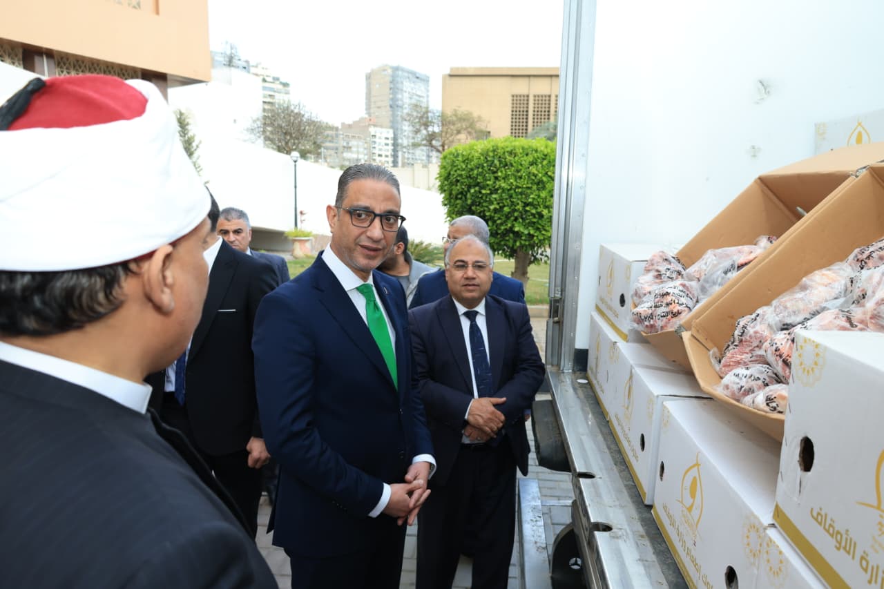 الأنصاري يشهد تسلُّم 4 أطنان لحوم من وزارة الأوقاف لدعم الأسر الأولى بالرعاية