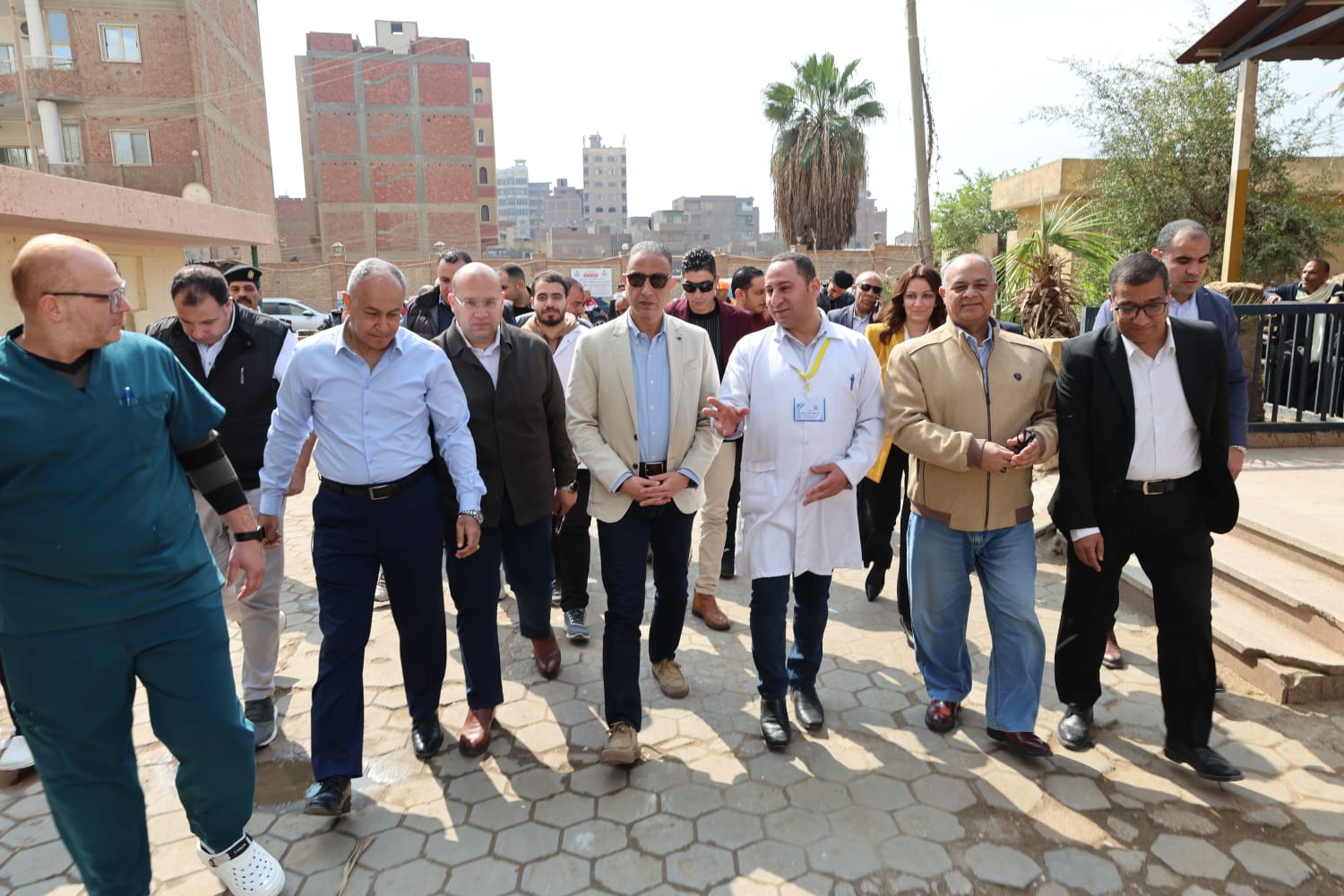 جولة مفاجئة للأنصاري في مستشفي البدرشين لمتابعة جودة الرعاية الطبية