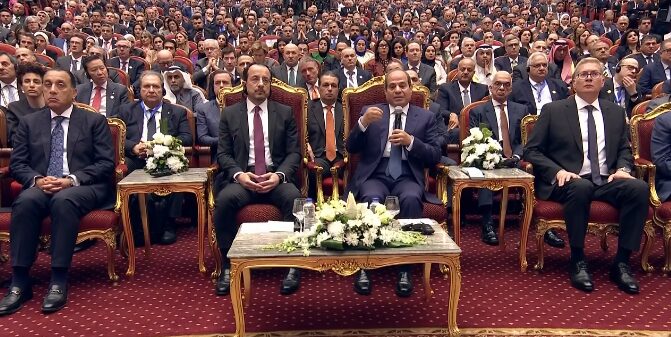 رسائل قوية من القاهرة: السيسي يحذر من تداعيات الحرب على أسعار الوقود والأسمدة