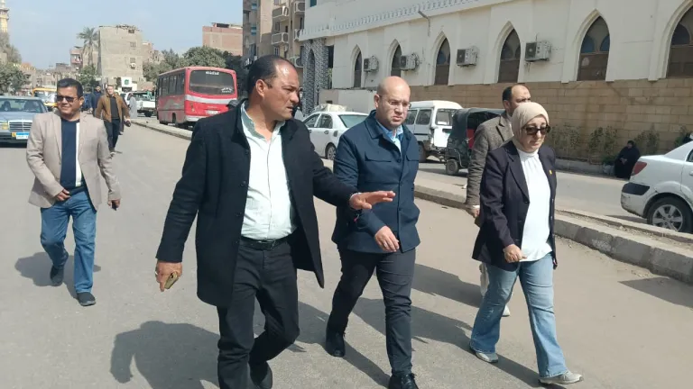 نائب محافظ الجيزة يقود جولة ميدانية بالحوامدية لمتابعة تطوير الطرق ورفع كفاءة المحاور الحيوية