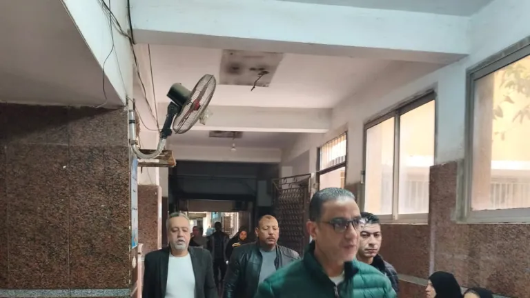 جولة مفاجئة لمحافظ الجيزة داخل مستشفى الحوامدية قبل عيد الفطر .. ورسائل حاسمة للأطقم الطبية