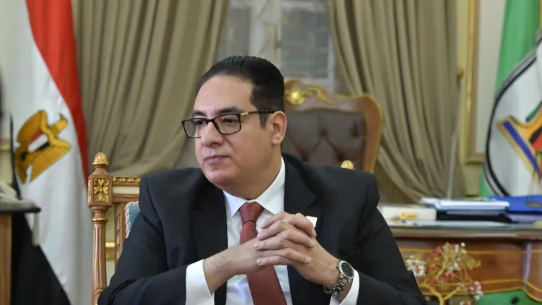 قرار إنساني مهم .. رئيس جامعة القاهرة يرفع الحرج عن طلاب الامتحانات