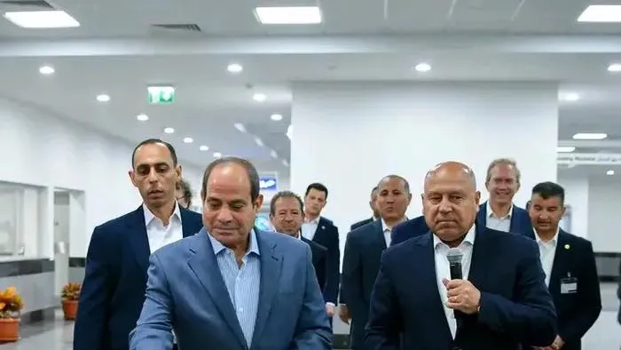 الرئيس السيسي يتابع من قلب الحدث مشروع محطة الأهرامات بالخط الرابع للمترو