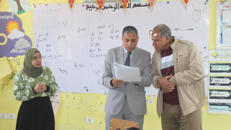 ضربة حاسمة في أطفيح .. استبعاد مدير مدرسة وإحالة مسؤول للتحقيق