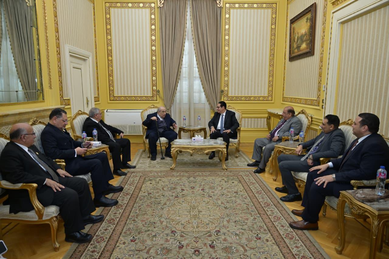 رسائل نارية وعميقة من جامعة القاهرة: كيف ترى مصر العالم اليوم؟