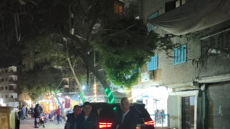 من المنيب للعمرانية .. تحركات مكثفة لمحافظ الجيزة لرفع المخلفات والإشغالات