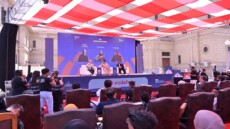 رسائل ملهمة ونصائح ذهبية .. رواد الأعمال يلتقون طلاب جامعة القاهرة