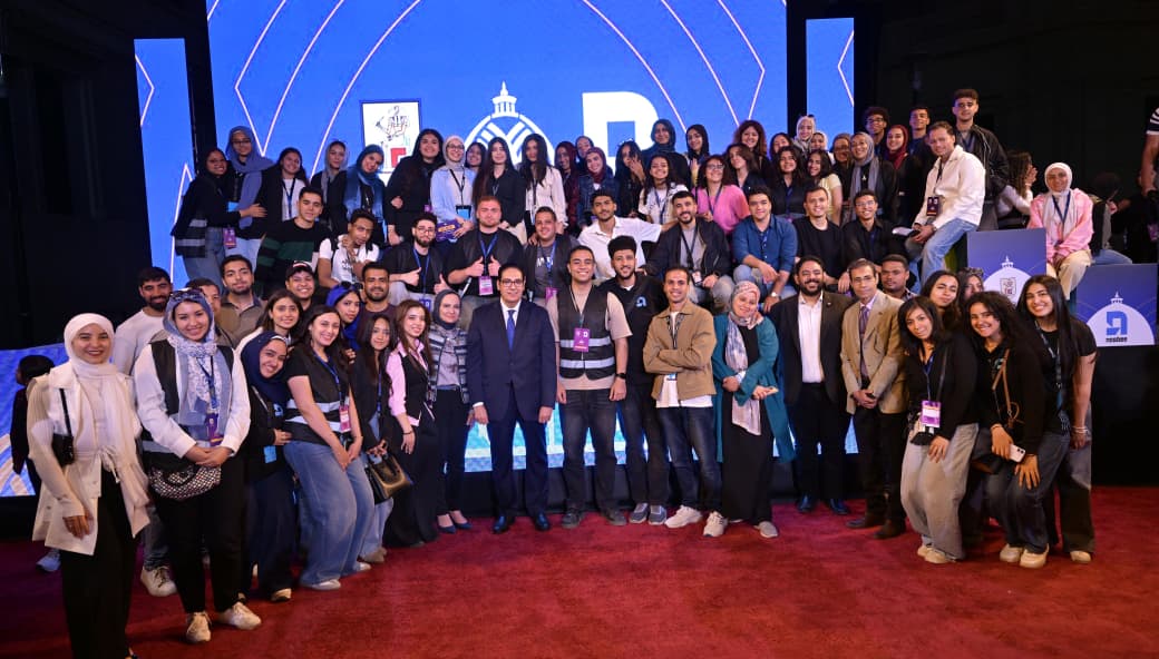 ماذا قال رئيس الجامعة للطلاب في اللقاء المفتوح؟ التفاصيل الكاملة