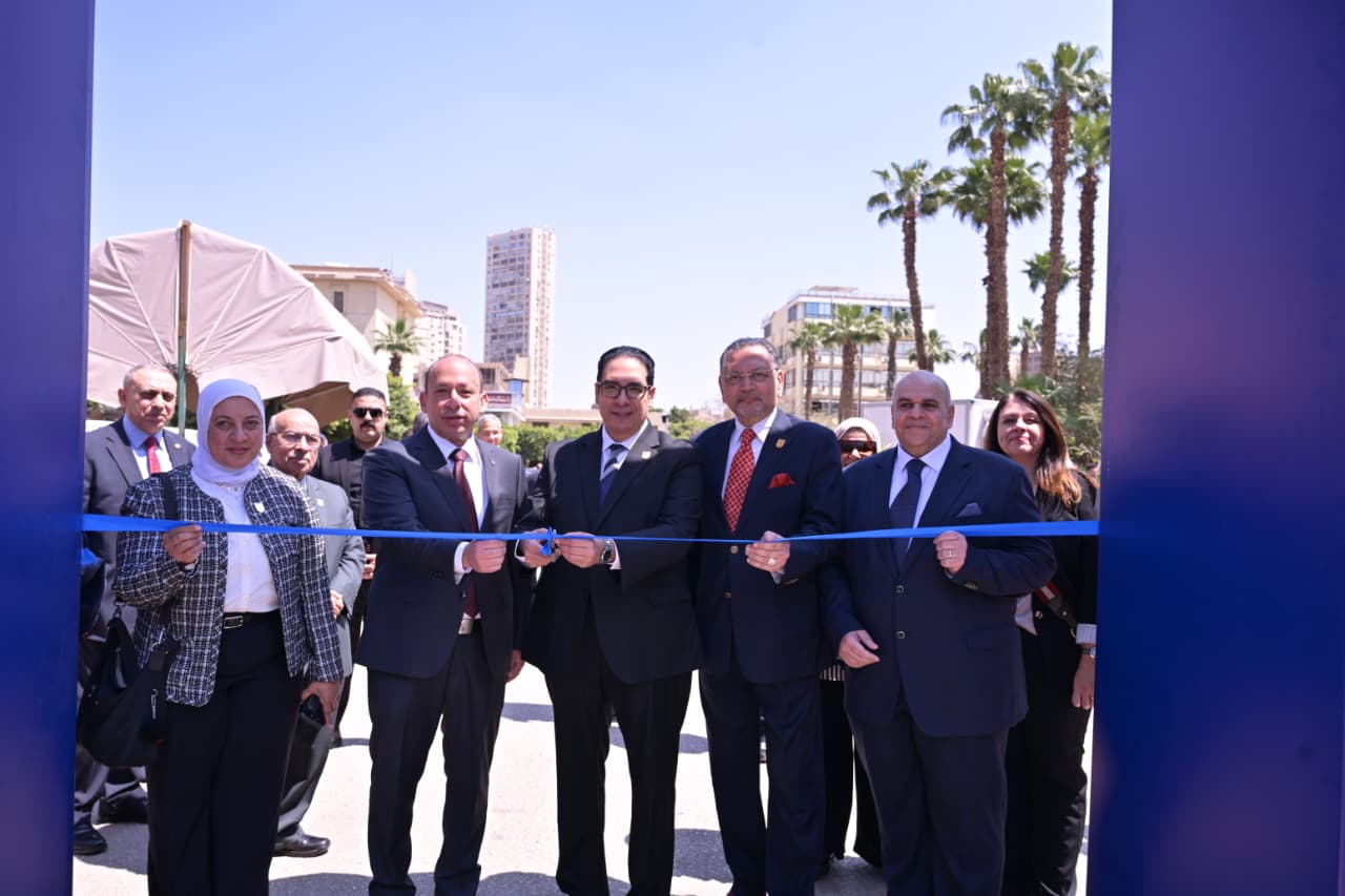 قصر العيني يفتح أبواب المستقبل .. آلاف الفرص الطبية في ملتقى التوظيف بجامعة القاهرة