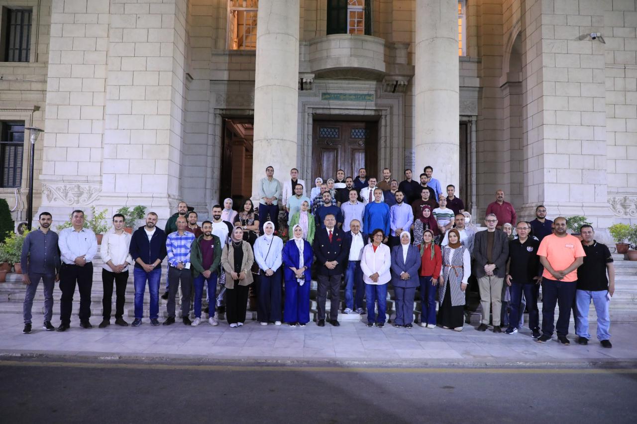 إقبال جماهيري كبير على "قافلة النصر" لجامعة القاهرة في حلايب وشلاتين وأبو رماد