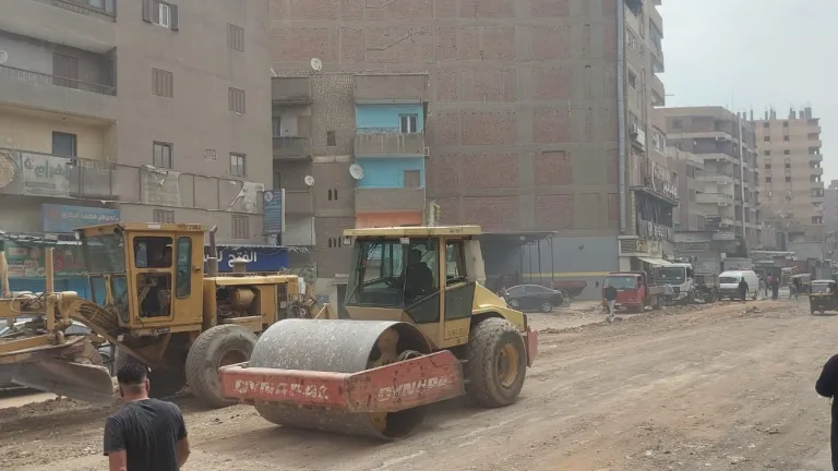 طريق ناهيا يدخل مرحلة التطوير الشامل .. ومحافظ الجيزة يوجه بسرعة الإنجاز