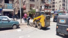 تحركات قوية بالجيزة لرفع المخلفات .. وضبط “تروسيكل” أثناء إلقاء الردش بالطريق العام