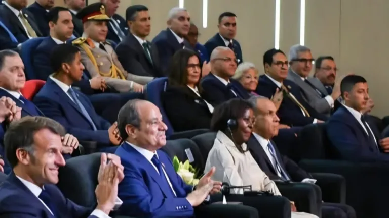 بحضور السيسي وماكرون .. رئيس جامعة القاهرة يشهد افتتاح جامعة سنجور الجديدة