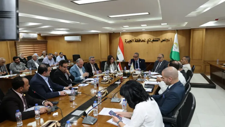 الأنصاري يفتح الملفات المؤجلة .. ماذا دار في اجتماع الجيزة مع النواب؟