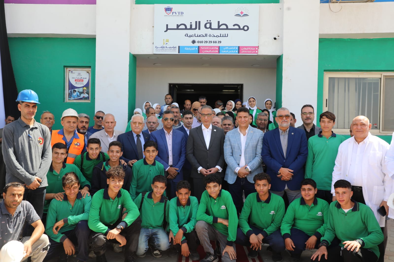 داخل قلعة صناعية بالوراق .. محافظ الجيزة يكشف سرًا وراء مشروعات البنية التحتية 2 داخل قلعة صناعية بالوراق .. محافظ الجيزة يكشف سرًا وراء مشروعات البنية التحتية