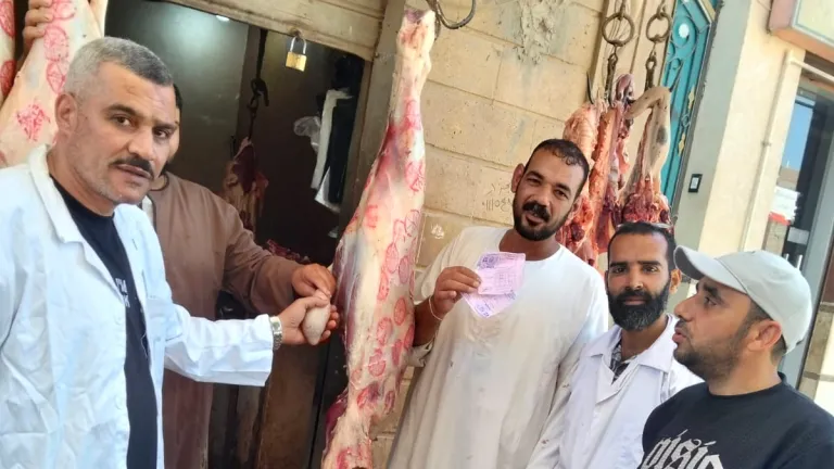 الحقيقة الكاملة .. لجنة بيطرية تحسم الجدل حول لحوم الجزار أيمن سلامة بأطفيح
