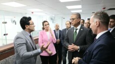 ماذا يحدث داخل المركز التكنولوجي الجديد بالجيزة؟ .. محافظ الجيزة يتفقد الاستعدادات النهائية ويصدر توجيهات عاجلة قبل التشغيل