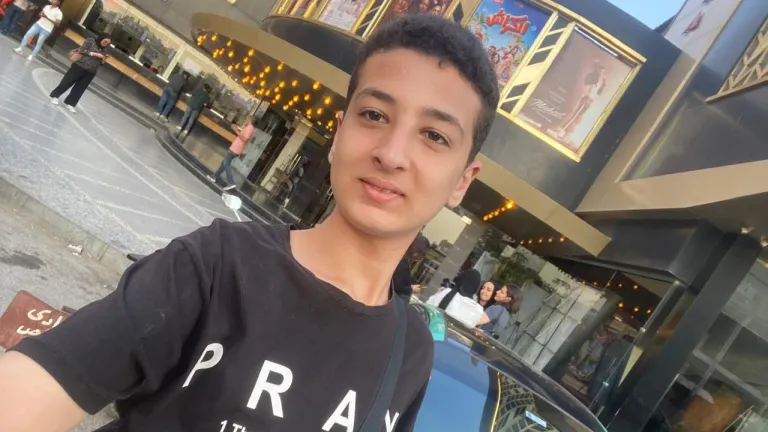 وليد عبد الجليل يتألق في الشهادة الإعدادية بـ257 درجة .. وأسرة حواديت أون لاين تهنئه بالتفوق والتميز