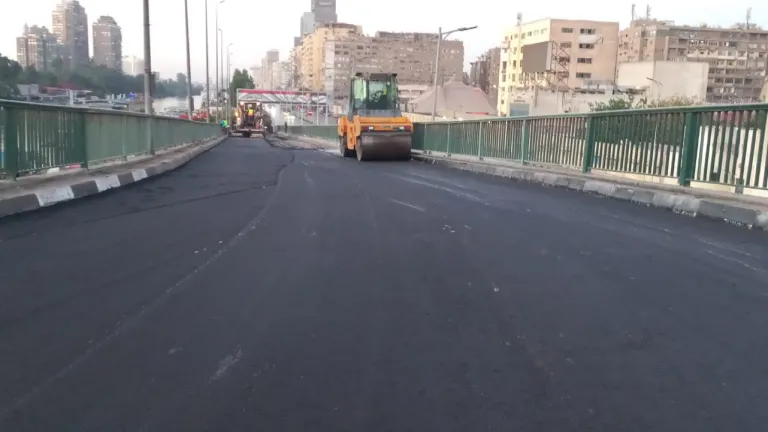 ماذا يحدث أعلى كوبري الساحل؟ .. تحركات عاجلة من محافظة الجيزة لحماية المواطنين