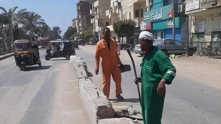 الأنصاري يحمي عمال النظافة من لهيب الصيف .. وقف العمل وقت الذروة وتعديل الورديات