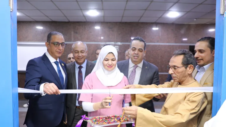 خدمات متخصصة لأول مرة .. محافظ الجيزة يزف بشرى لأهالي الحوامدية بافتتاح وحدتي القلب والمناظير