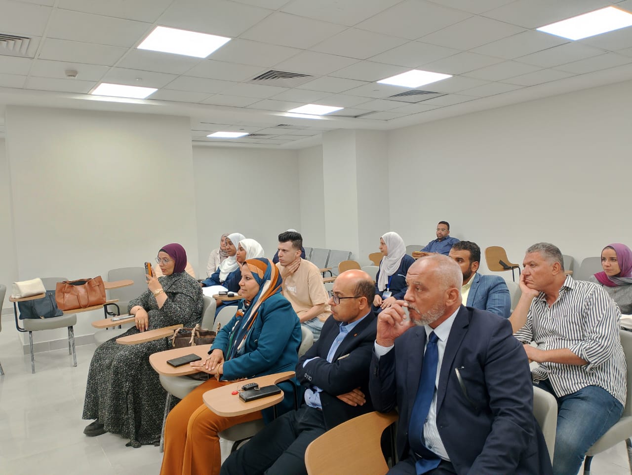 داخل مستشفى بولاق الدكرور العام .. معركة الوعي تنتصر على «التصلب المتعدد» .. خبراء المخ والأعصاب يكشفون أسرار مرض يصيب الشباب .. وبشرى سارة لمرضى الـMS بالعلاج على نفقة الدولة 2 داخل مستشفى بولاق الدكرور العام .. معركة الوعي تنتصر على «التصلب المتعدد» .. خبراء المخ والأعصاب يكشفون أسرار مرض يصيب الشباب .. وبشرى سارة لمرضى الـMS بالعلاج على نفقة الدولة