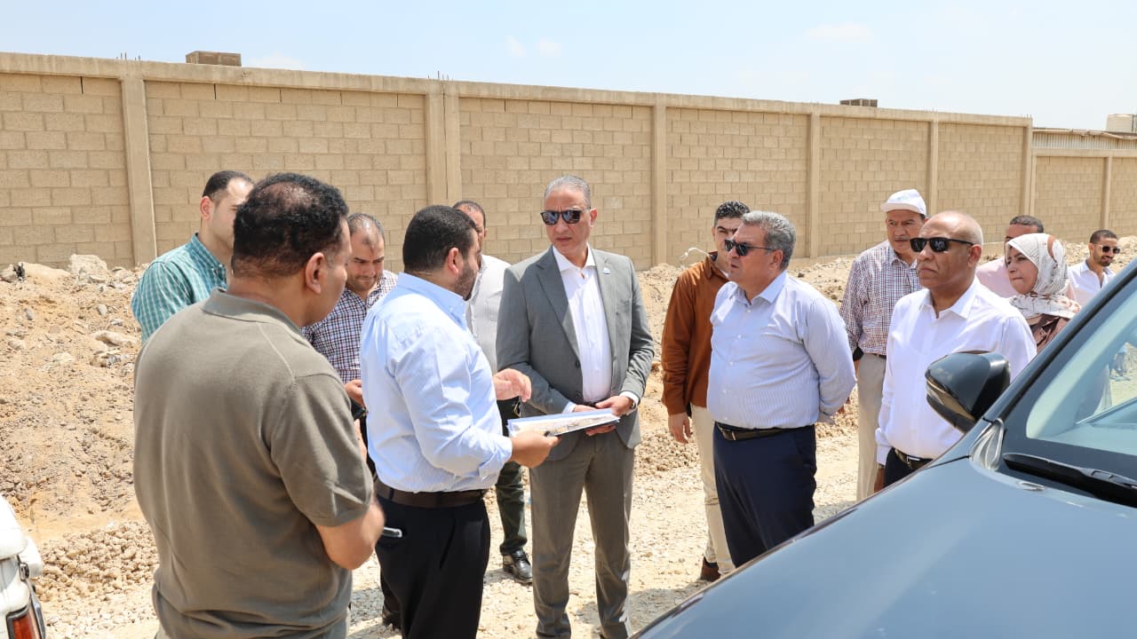 ماذا يحدث في أبو رواش؟ .. محافظ الجيزة يكشف خطة تطوير المنطقة الصناعية وموعد بدء رصف 8 كيلومترات 1 ماذا يحدث في أبو رواش؟ .. محافظ الجيزة يكشف خطة تطوير المنطقة الصناعية وموعد بدء رصف 8 كيلومترات