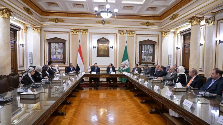 «أبو الريش الياباني» يدخل على خط التأمين الشامل .. خبرات قصر العيني تفتح باب العلاج التخصصي أمام أطفال المنظومة