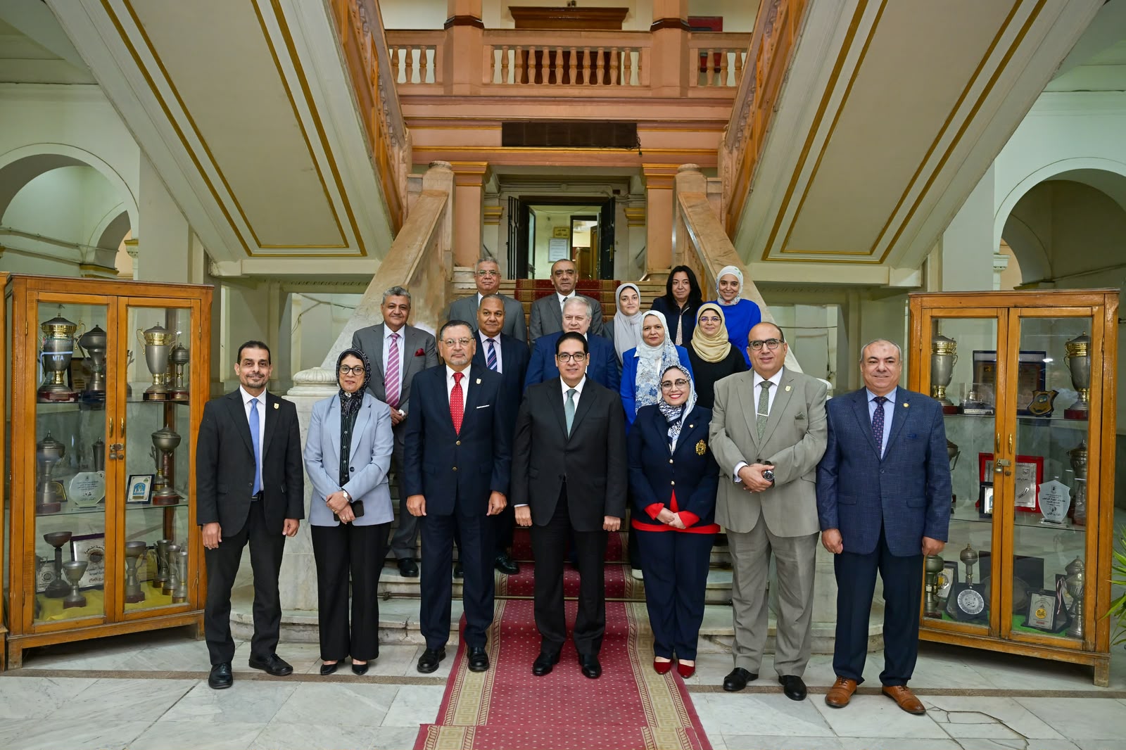 رسائل واضحة من رئيس جامعة القاهرة .. لا تطوير بلا انضباط ولا فرص بلا عدالة